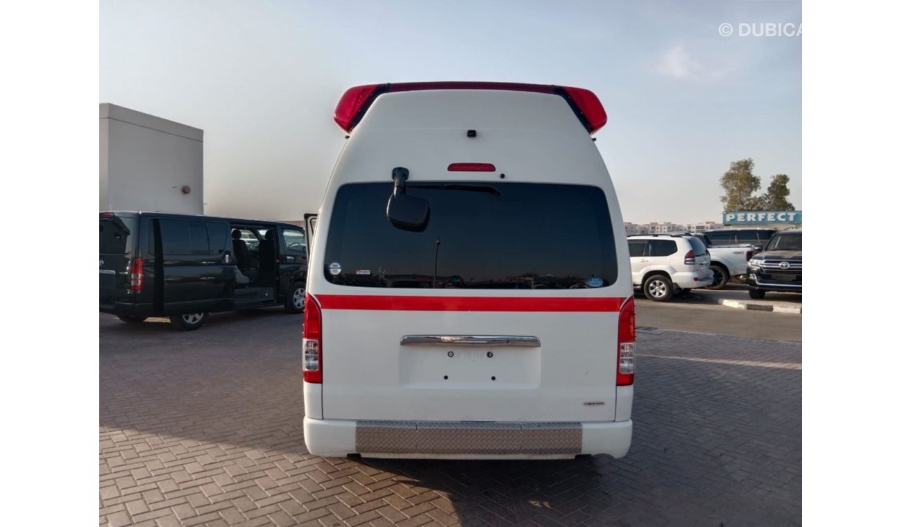 تويوتا هاياس TOYOTA HIACE AMBULANCE RIGHT HAND DRIVE (PM1580)