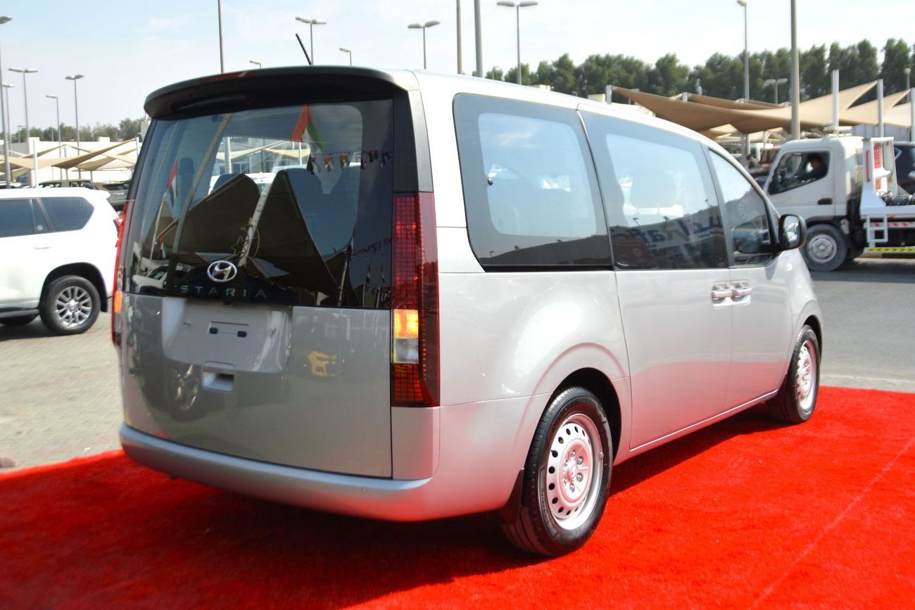 Hyundai Staria DIESEL 11 SEATS