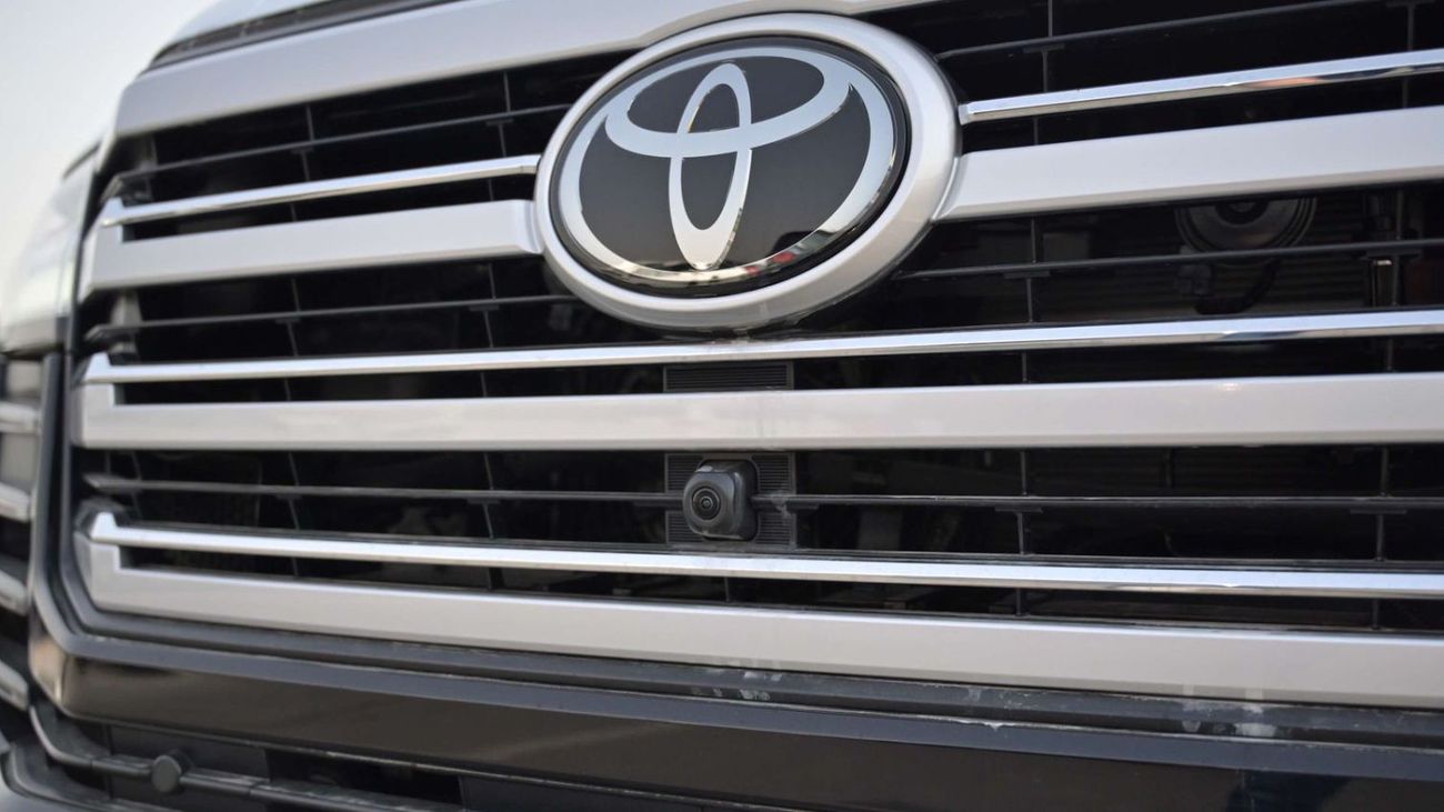 تويوتا لاند كروزر TOYOTA LC300 VXR HYBRID 3.5L PETROL 2025 MODEL