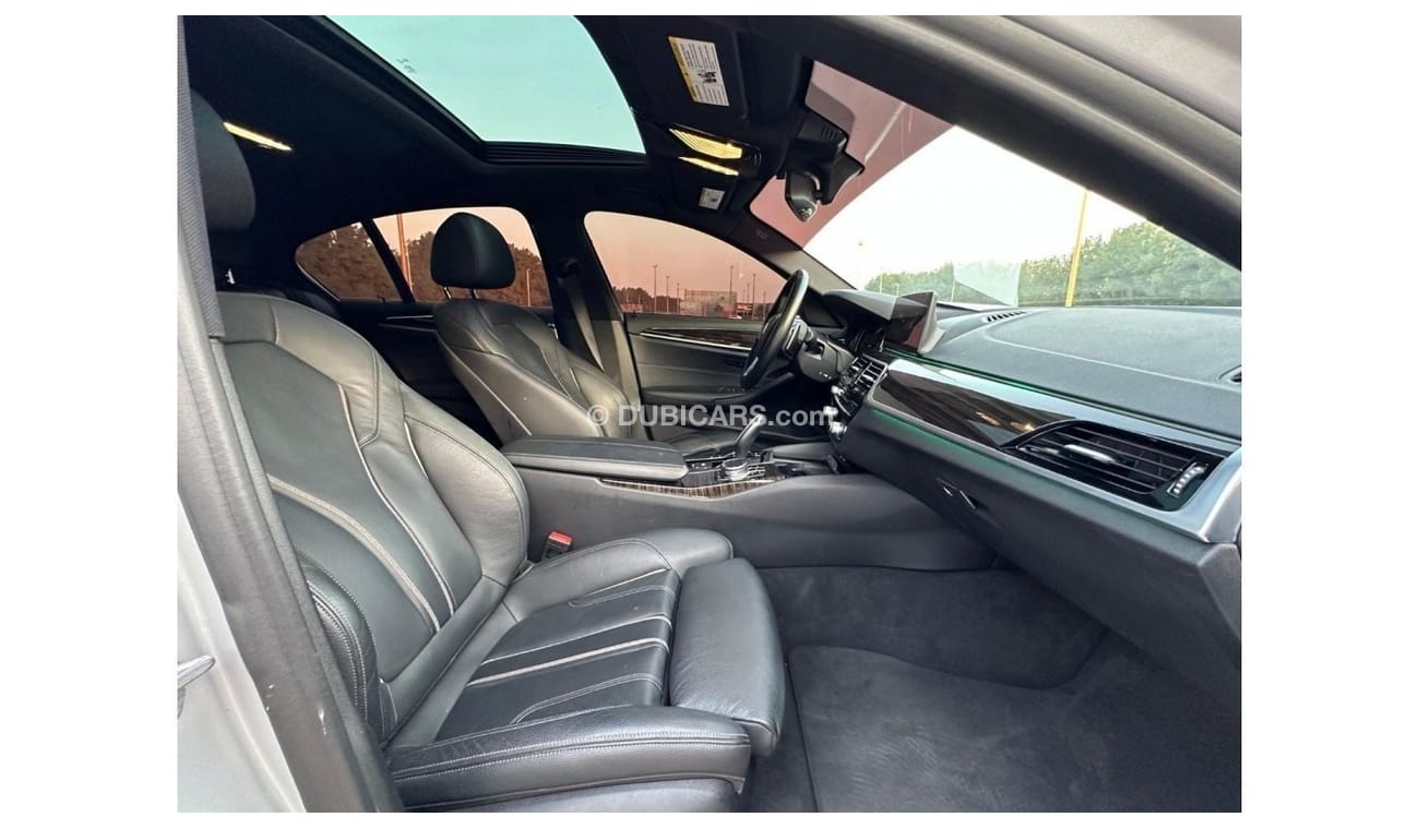 BMW 530i BMW 530e Hybird 2019 US Good Condition // Full Option