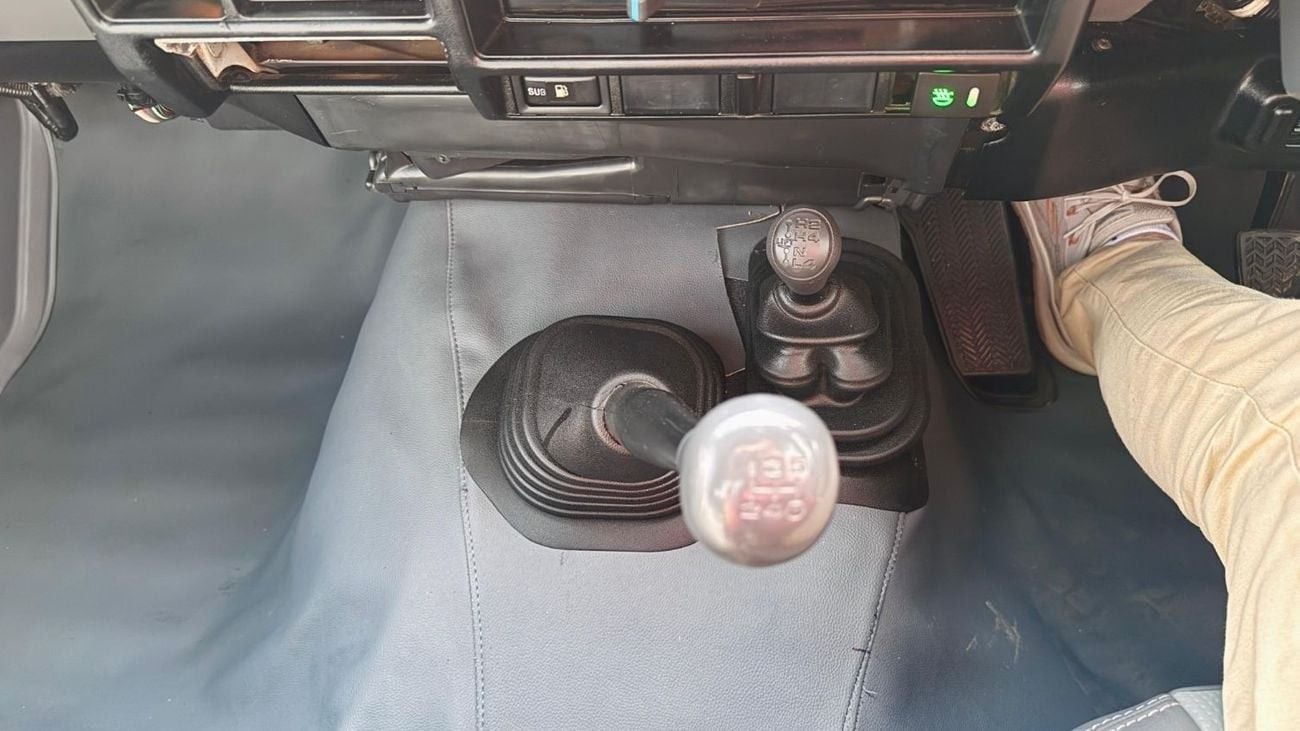 تويوتا لاند كروزر بيك آب SINGLE CABIN | 4.5L DIESEL ENGINE | MANUAL TRANSMISSION | RHD | 2007 | REAR VIEW CAMERA