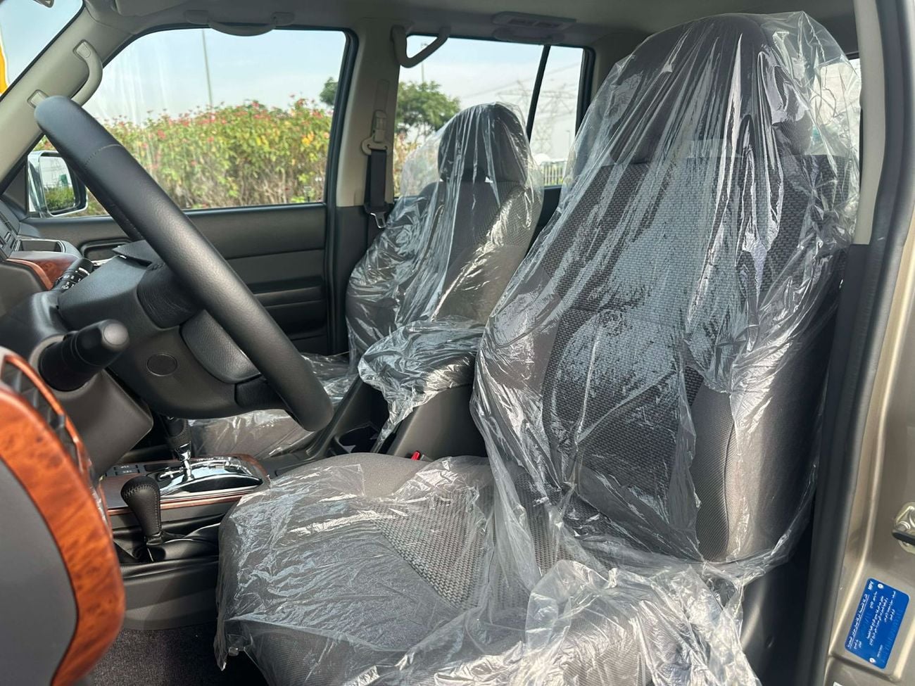 Nissan Patrol Safari GL 4.8L M/T (7 Seater)