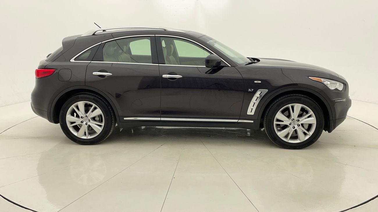 إنفينيتي QX70 LUXURY 3.7 | بدون دفعة مقدمة | اختبار القيادة في المنزل