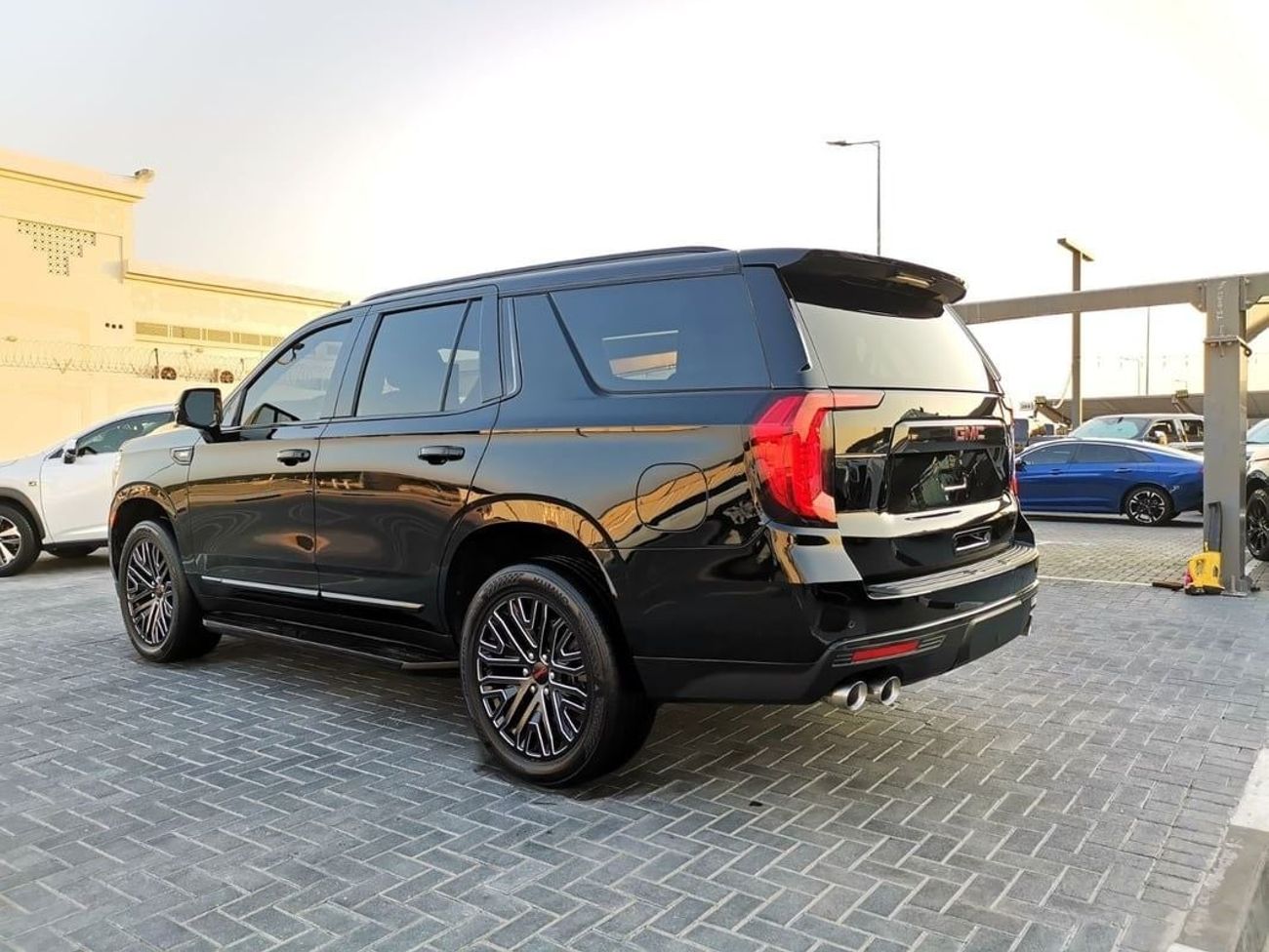 GMC Yukon Denali 6.2L (8 Seater) GMC Denali ( Short ) - 2021 - Black Edition