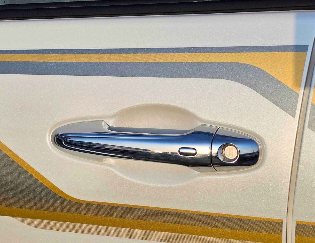 تويوتا هيلوكس SR5 WIDE BODY WITH HUK /FULL OPTION REAR CAMERA/2.4L DIESEL 4WD (CODE#SR5)