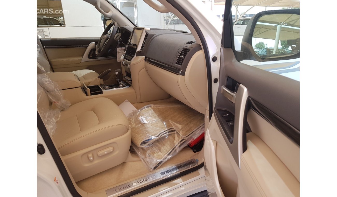 Toyota Land Cruiser 5.7 VXS V8 A/T