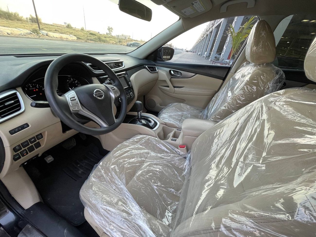 Nissan Rogue SV / 2.5 V4  / 360 CAMERA /KEYLESS ENTRY AND START / CLEAN AND SERVICED