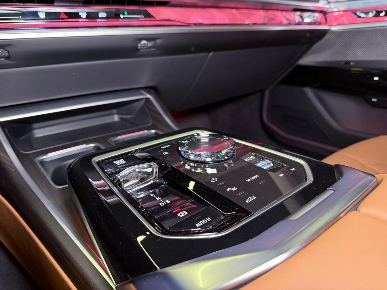 بي أم دبليو 740i 2025 BMW 740 Individual - Dealer Warranty + Service contract