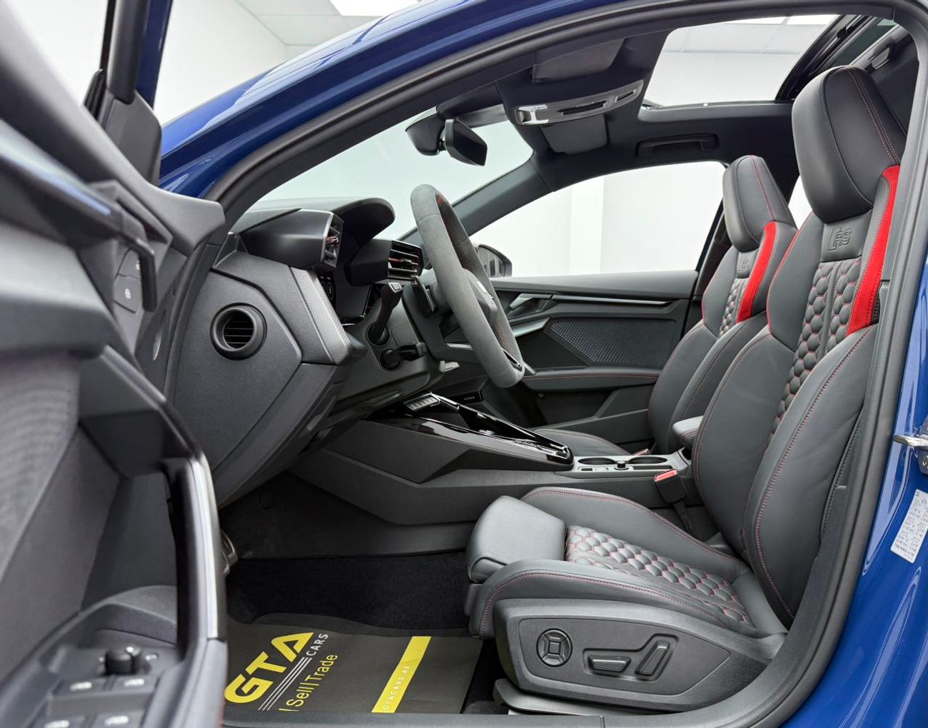 Audi RS3 TFSI quattro 2.5L Sedan 2025 Audi RS3 TFSI Quattro ,Agency Warranty + Service Contract until 01/2030