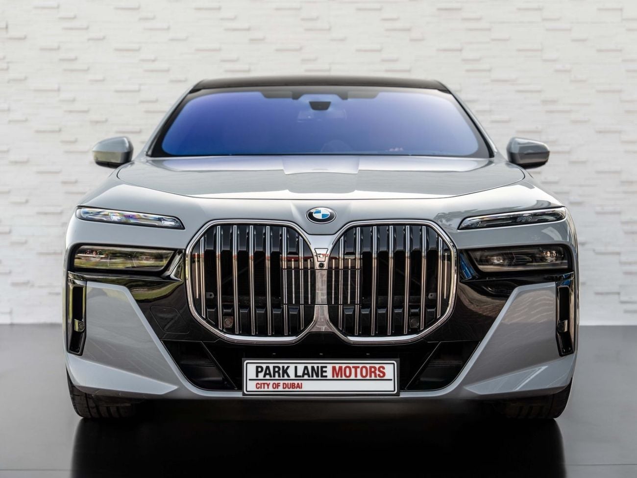 بي أم دبليو 735i M SPORT INDIVIDUAL M SPORT