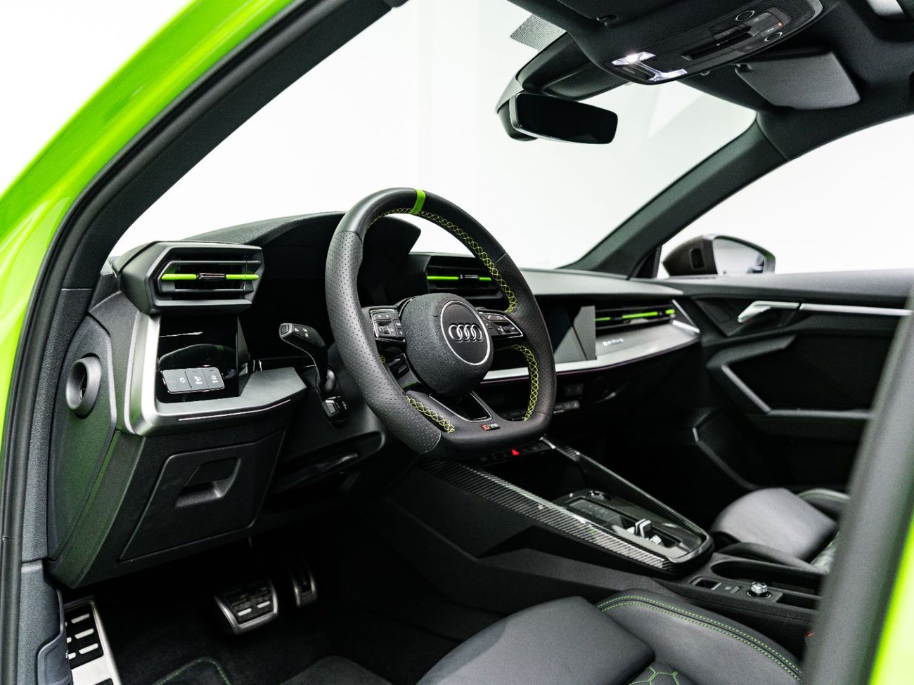 Audi RS3 TFSI quattro 2.5L Sedan 2022 Audi RS3, 2.5 TC I5, AWD, 400bhp, 7 Speed Automatic