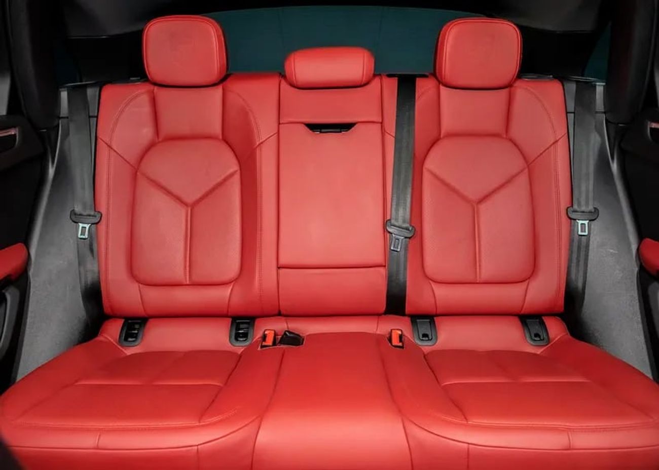 بورش ماكان Std 2.0L (252 HP)