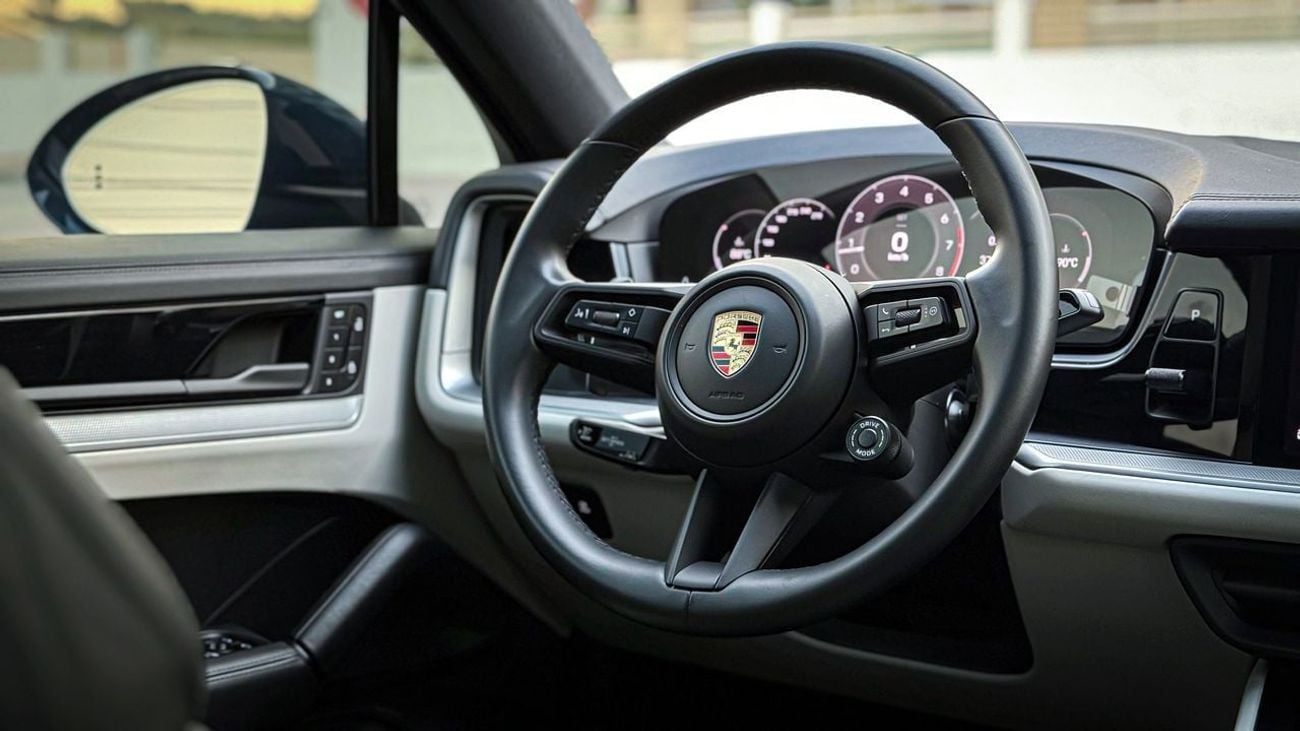 Porsche Cayenne Base Coupe GCC SPECS VERY CLEAN