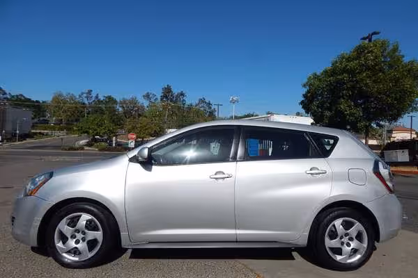 Pontiac Vibe exterior - Side Profile