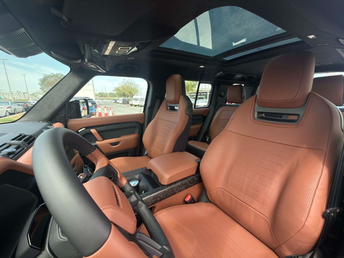 لاند روفر ديفندر GCC SPEC UNDER WARRANTY AND SERVICE