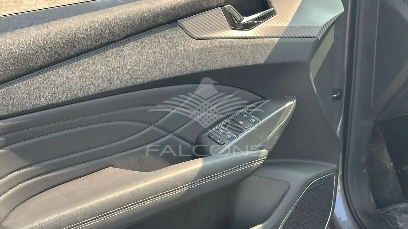 كايي X7 LIMITED Kaiyi X7 1.6T Flagship VERSION 7 SEATS AT 2026 • Petrol • Automatic