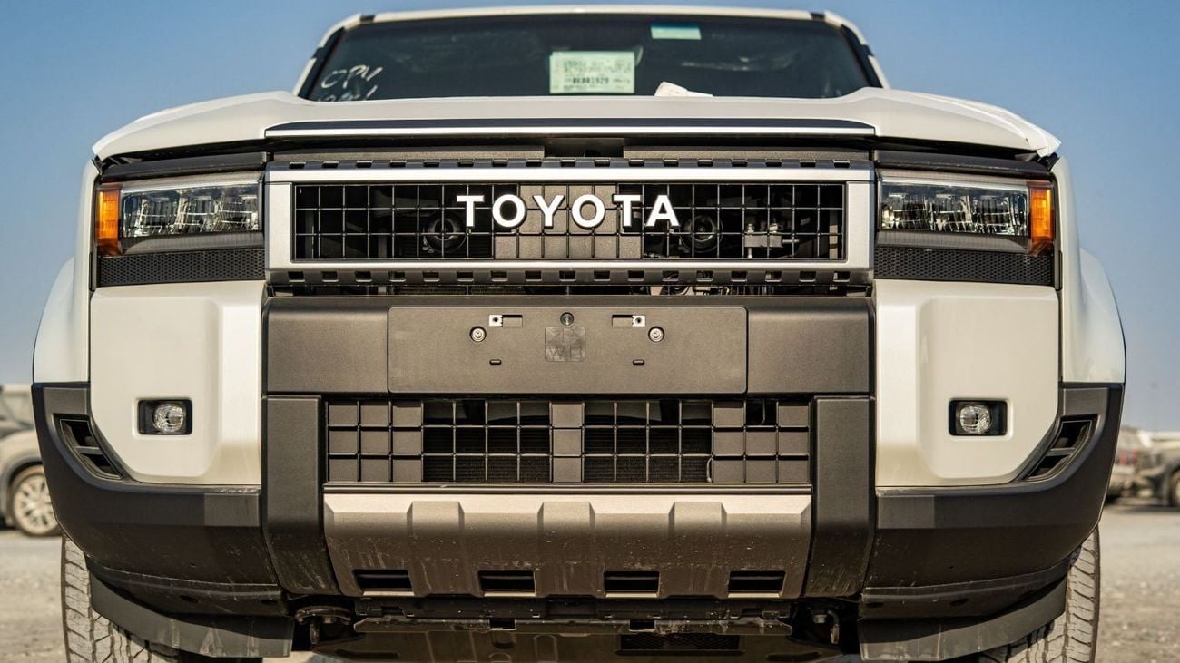 تويوتا برادو 2.7L 4-cylinder inline petrol, 4 door, 7 seats