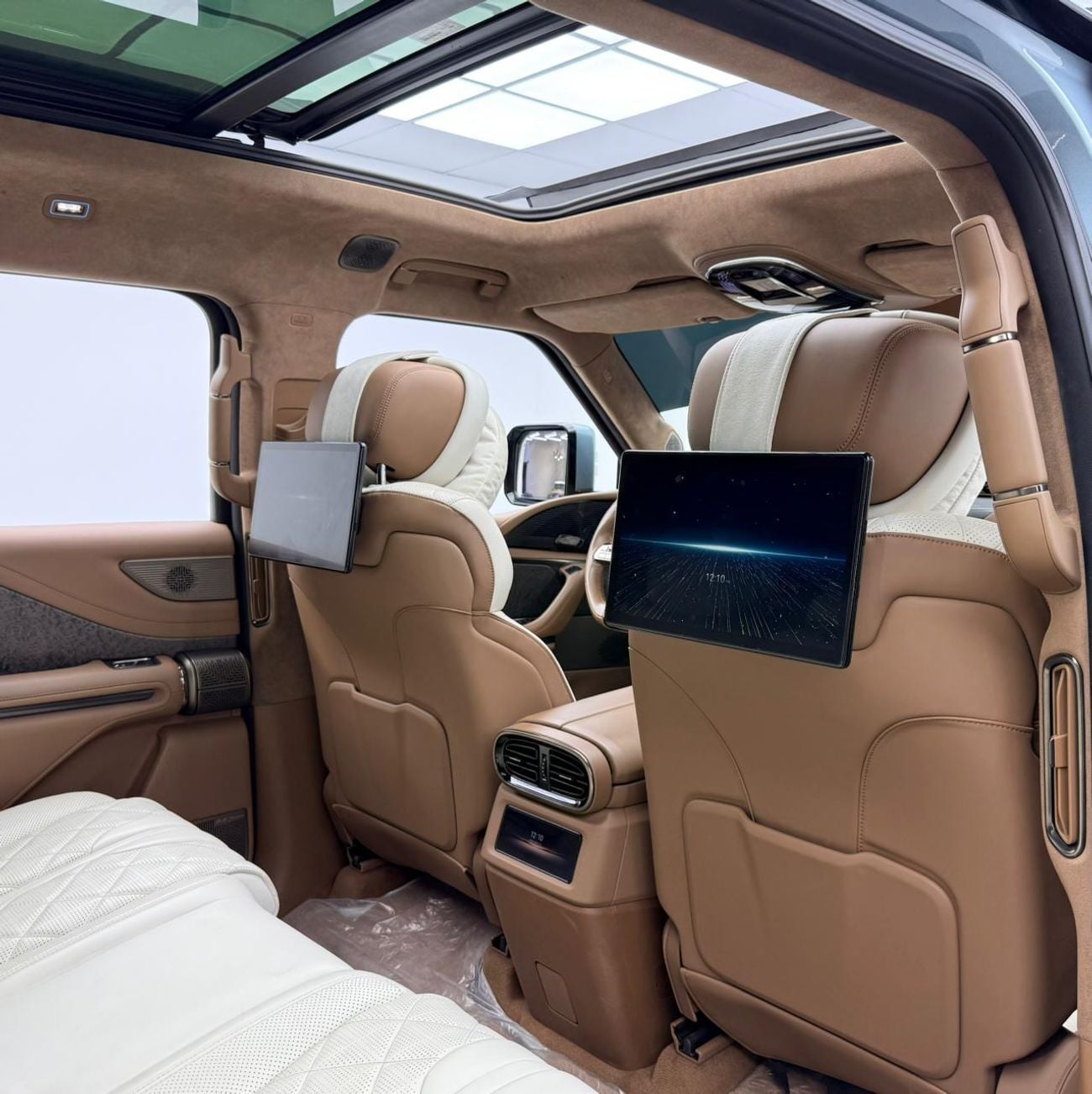 يانغوانغ U8 STD (NON GCC) 2024 BYD YangWang U8, Warranty, Very Low Km, Fully Loaded, Excellent Condition, Chines
