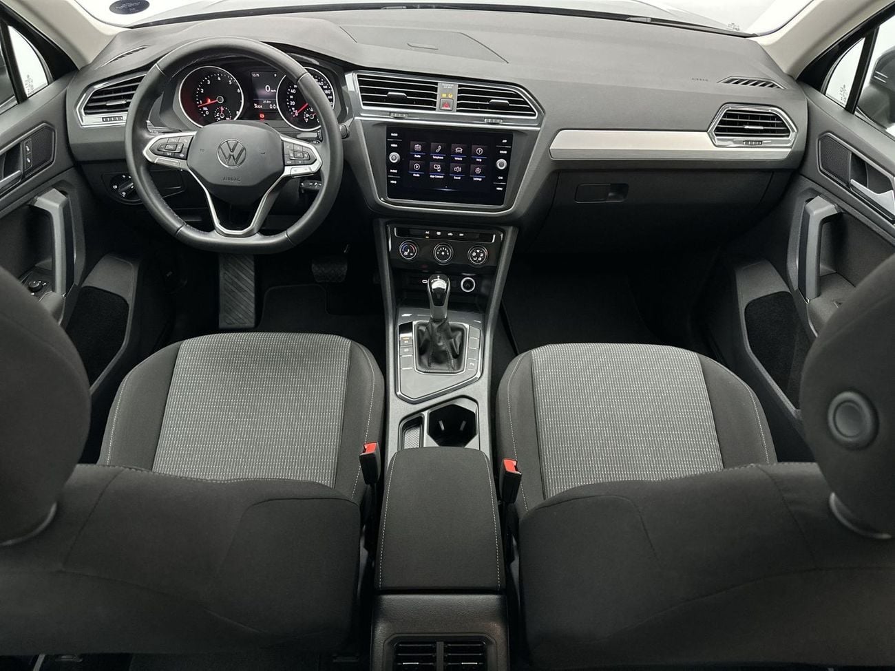 Volkswagen Tiguan LIFE 1.4L | Rear Camera | Spacious SUV | Well Maintained