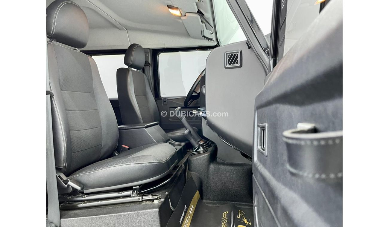 Land Rover Defender 110 2015 Land Rover Defender 110, Full Al Tayer Service History, Warranty, Low Kms, GCC