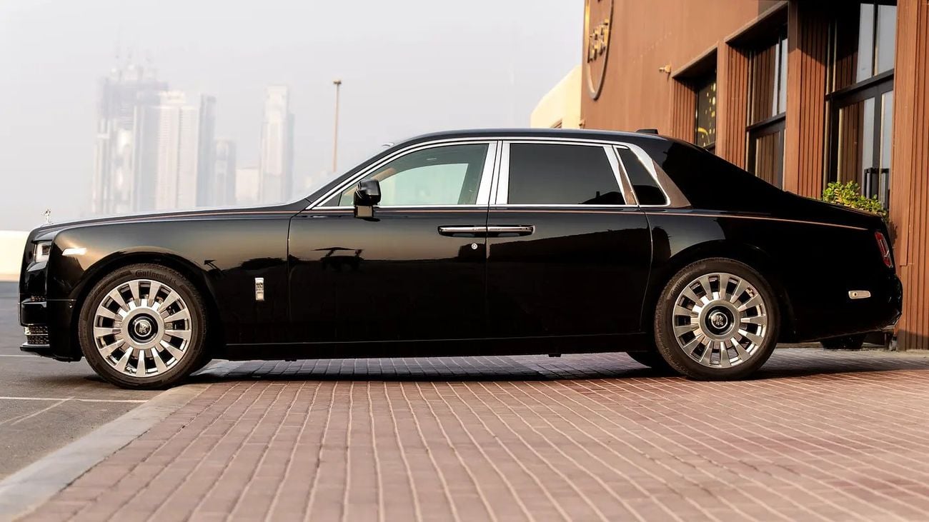 رولز رويس فانتوم GCC Specs | Very Low Mileage