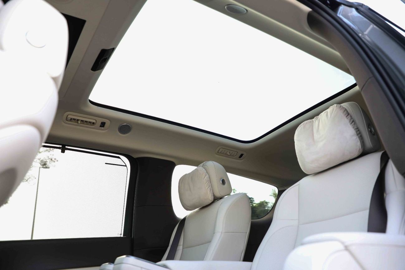 Li Auto Mega 2024 Lixiang Mega Ultra Version - Silver inside White | Export Only