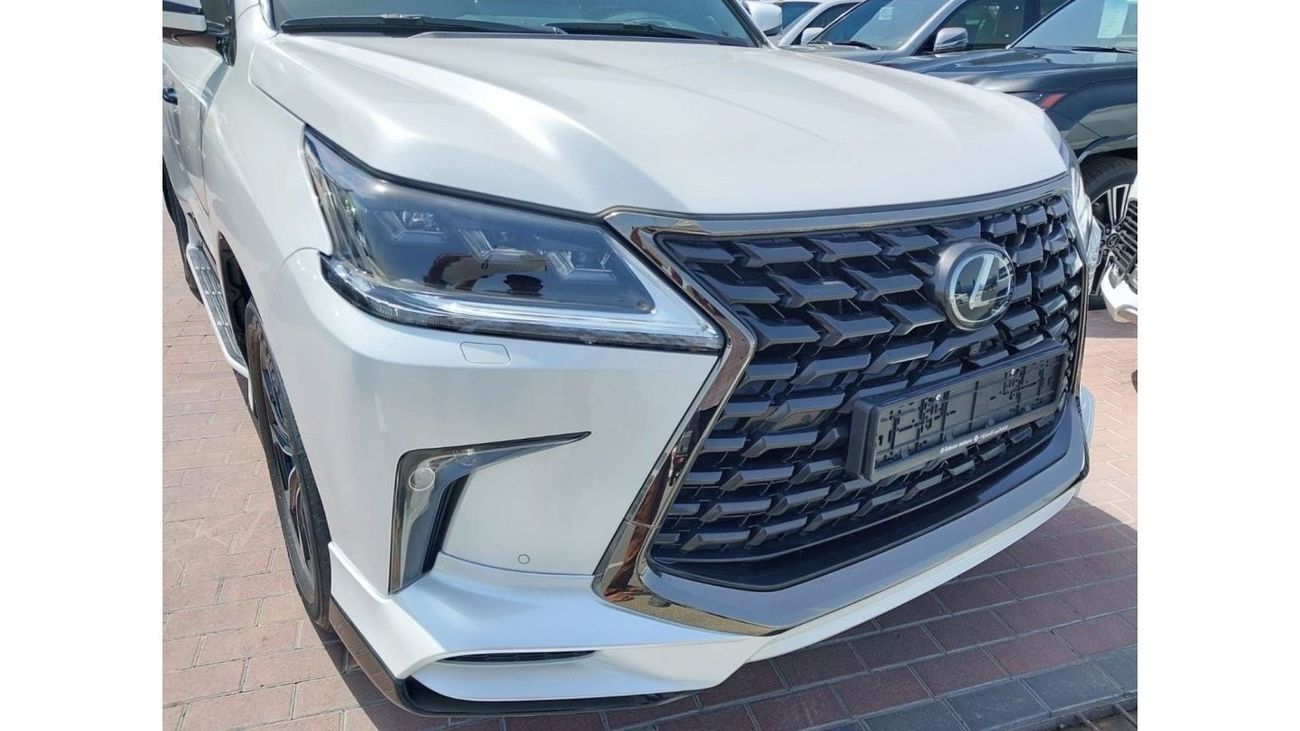 Lexus LX 570 Signature Black Edition LEXUS LX570 BLACK EDITION 4 YEARS OR 150KM WARRANTY FROM ALFUTTAIM