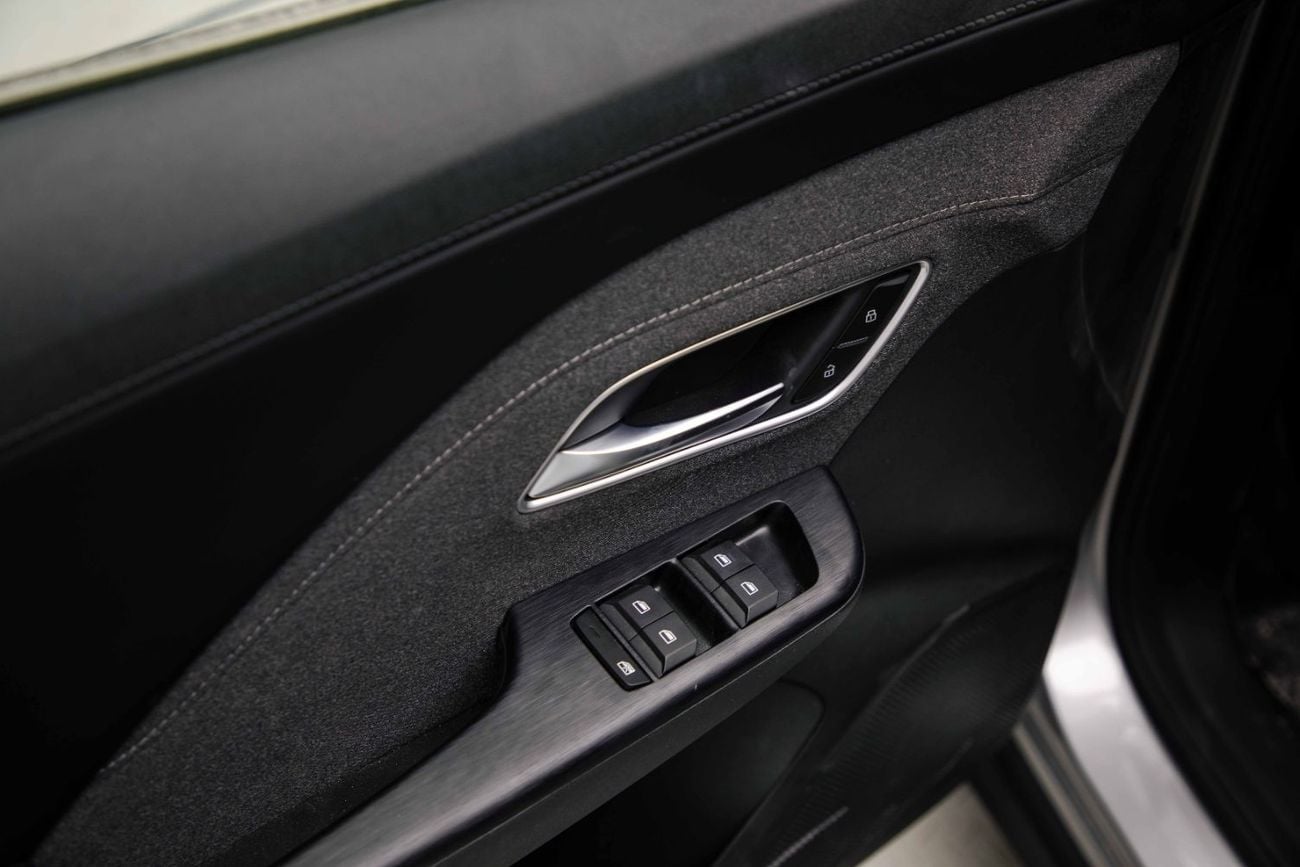 أم جي ZS STD 1.5L - Silver Inside Black | Export Only