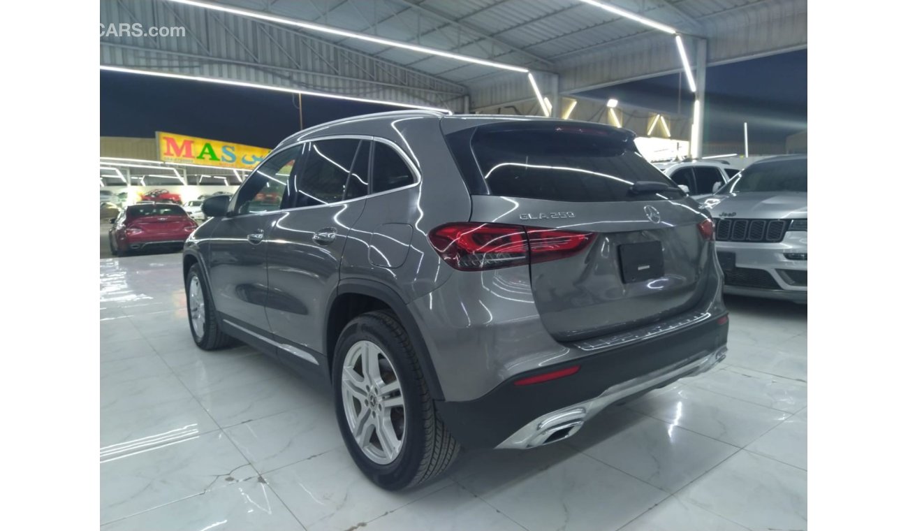 مرسيدس بنز GLA 250