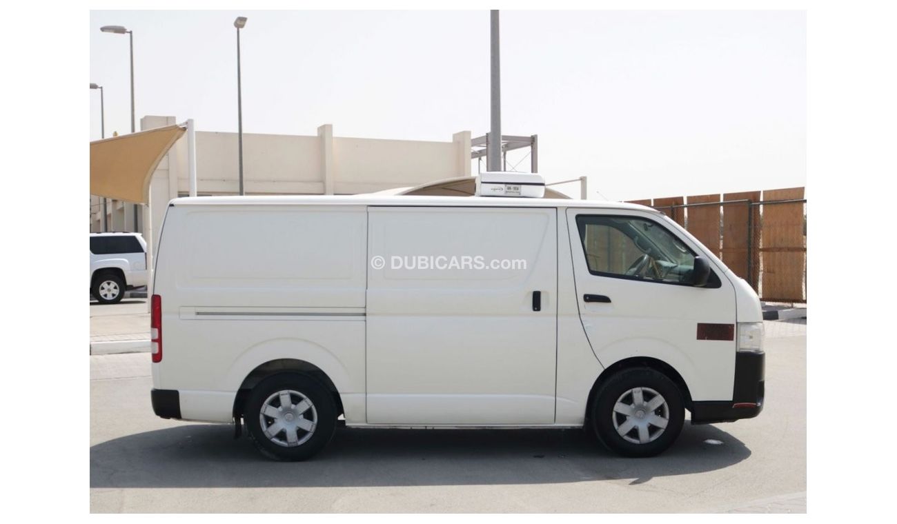 Toyota Hiace 2015 - CHILLER VAN WITH GCC SPECS ((EXCELLENT CONDITION))