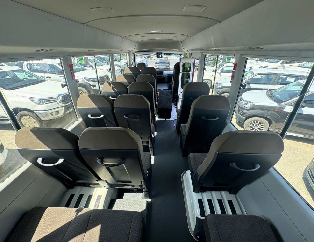 Toyota Coaster 4.2L V6 DIESEL 23 STR 4.2L V6 DIESEL | 23 STR M/T | AUTO FOLDING DOOR | REAR SEATS BELT (CODE # COD42A)