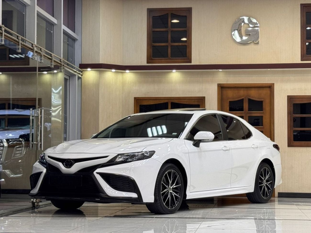 تويوتا كامري SE 2.5L (181 HP)