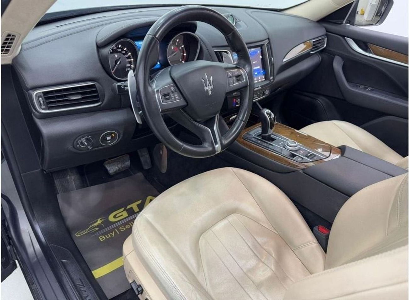 Maserati Levante SQ4 3.0L (430 HP) 2017 Maserati Levante SQ4, Warranty, Full Service History, Excellent Condition, GC