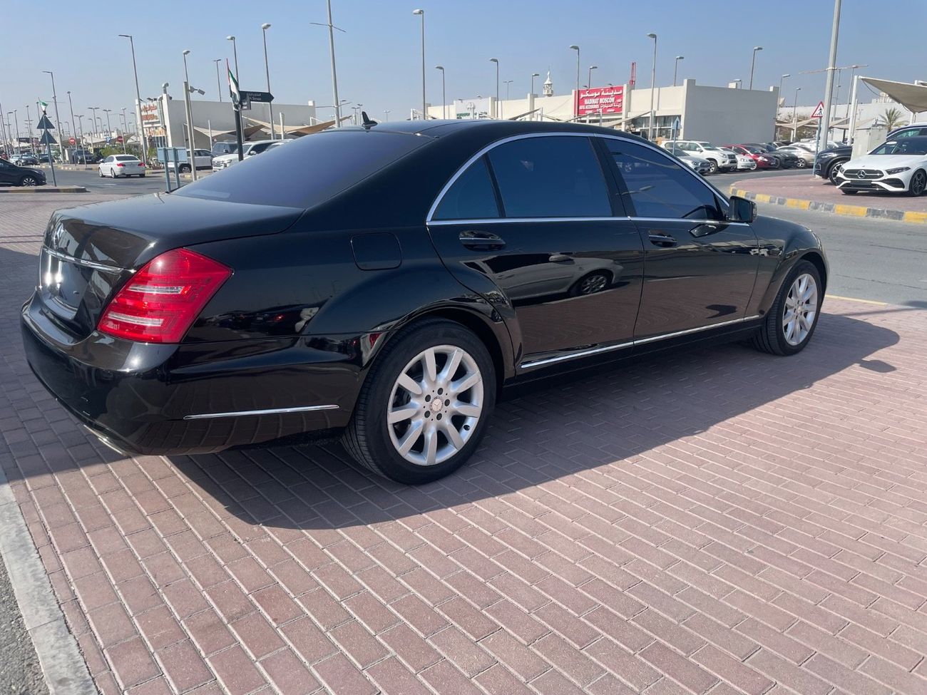 مرسيدس بنز S 500 مرسيدس S500 وارد كوريا اوراق جمارك فل اوبشن نظيفة جدا ًبدون حوادث