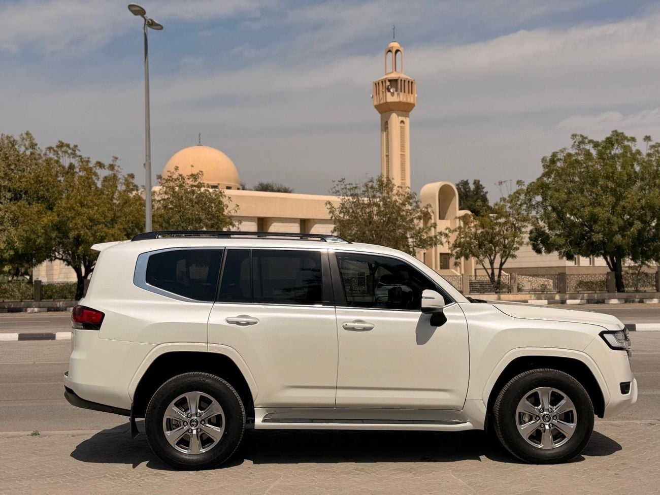 تويوتا لاند كروزر VX 3.3L