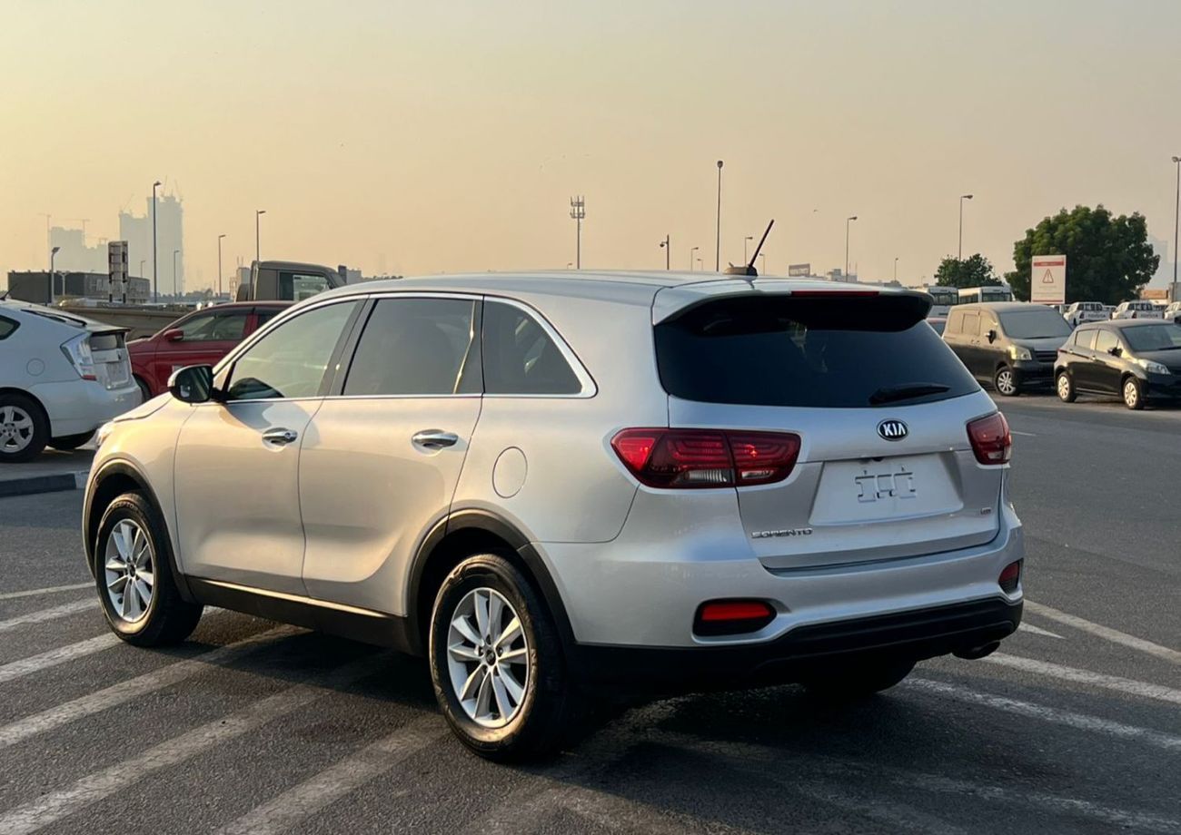 Kia Sorento 2019 Kia Sorento GDI MidOptio -2.4L - V4 - Rear Camera - 7 Seats - Leather Seat