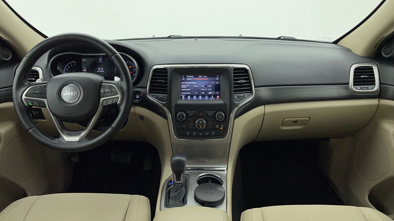 جيب جراند شيروكي LAREDO 3.6 | بدون دفعة مقدمة | اختبار القيادة في المنزل