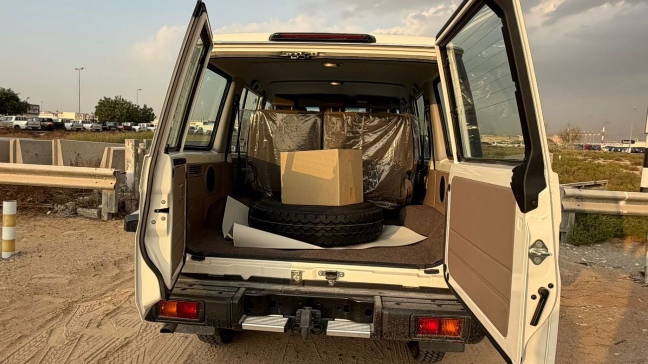 تويوتا لاند كروزر 70 LC76 2.8 MT basic Oman specs basic options