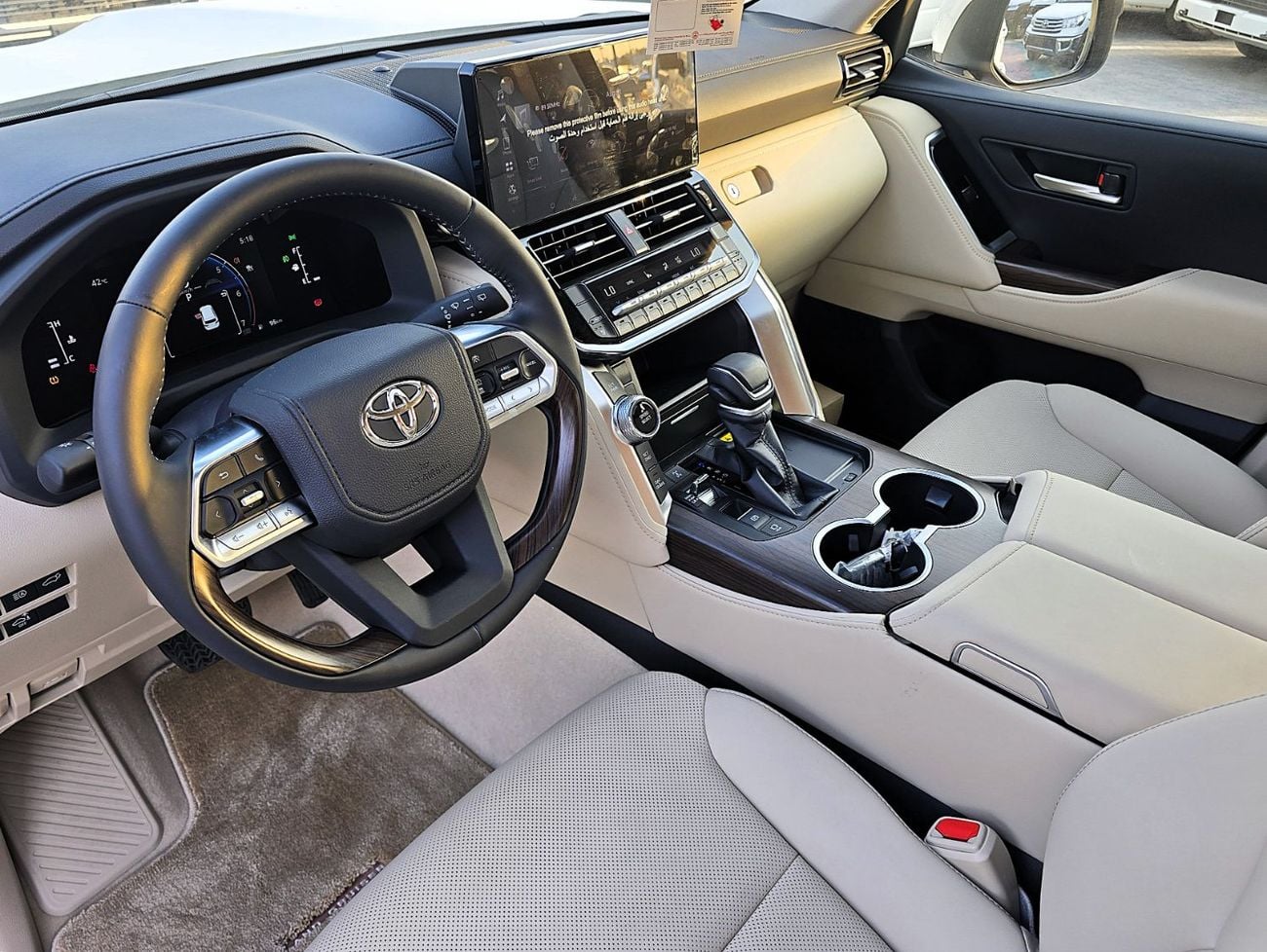 تويوتا لاند كروزر GXR Toyota Land Cruiser LC300 AERO S 4.0L A/T V6 4WD GCC White Color 2026 Model
