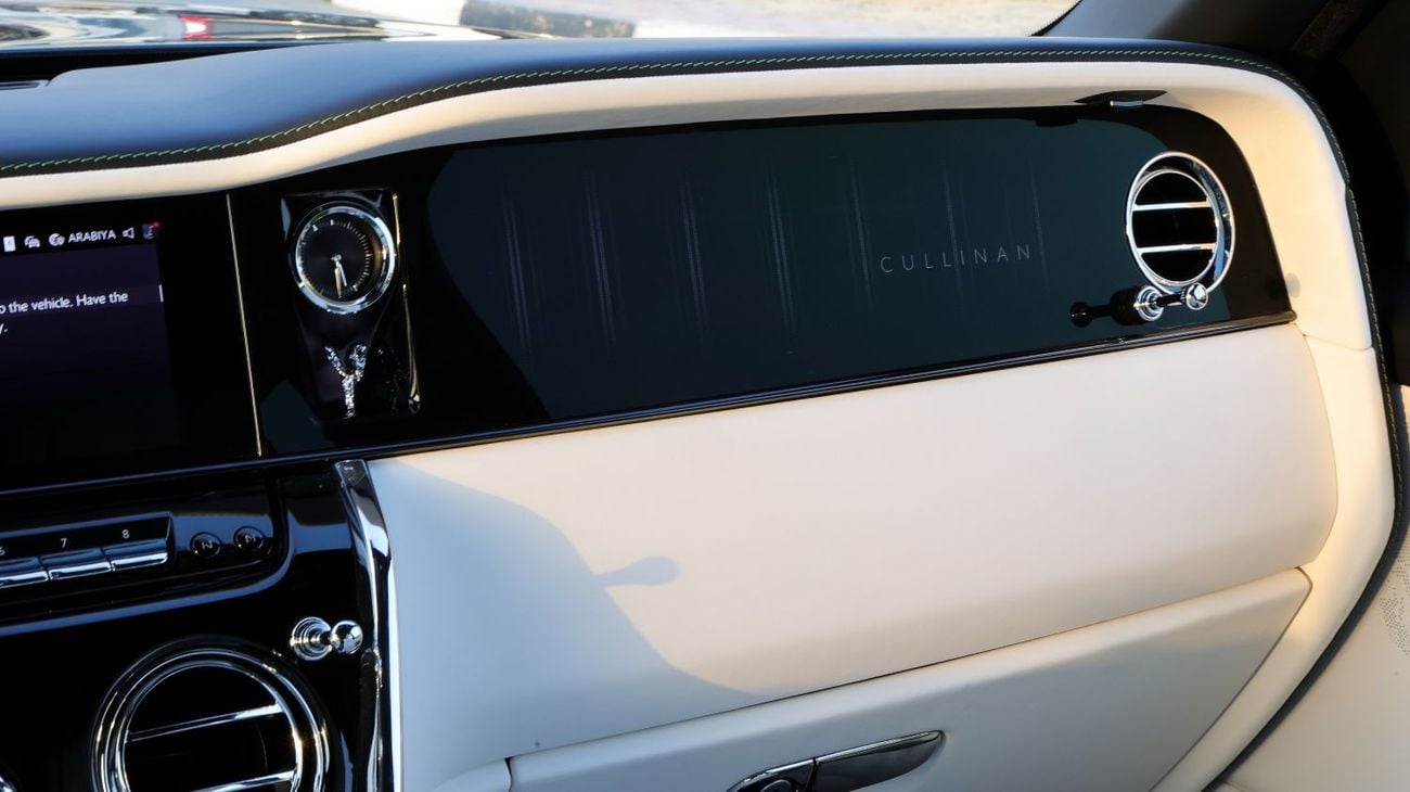 Rolls Royce Cullinan STANDARD Rolls Royce Cullinan - Silver Badge - 2026