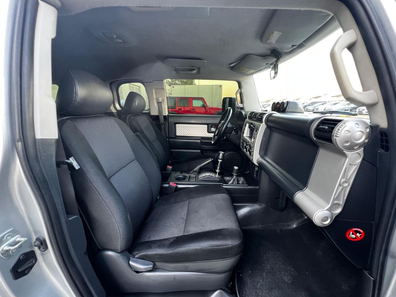 تويوتا إف جي كروزر TOYOTA FJ 2008 GCC GOOD CONDITION INSIDE OUT SIDE