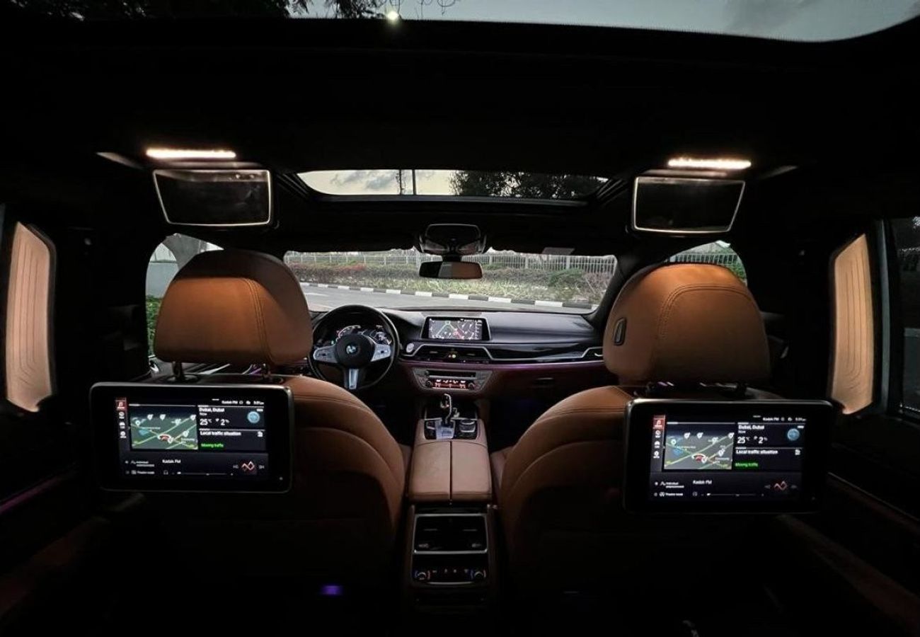 BMW 730Li Pure Excellence BMW 730Li GCC 2022 UNDER WARRANTY AND SERVICE CONTRACT ORIGINAL PAIN