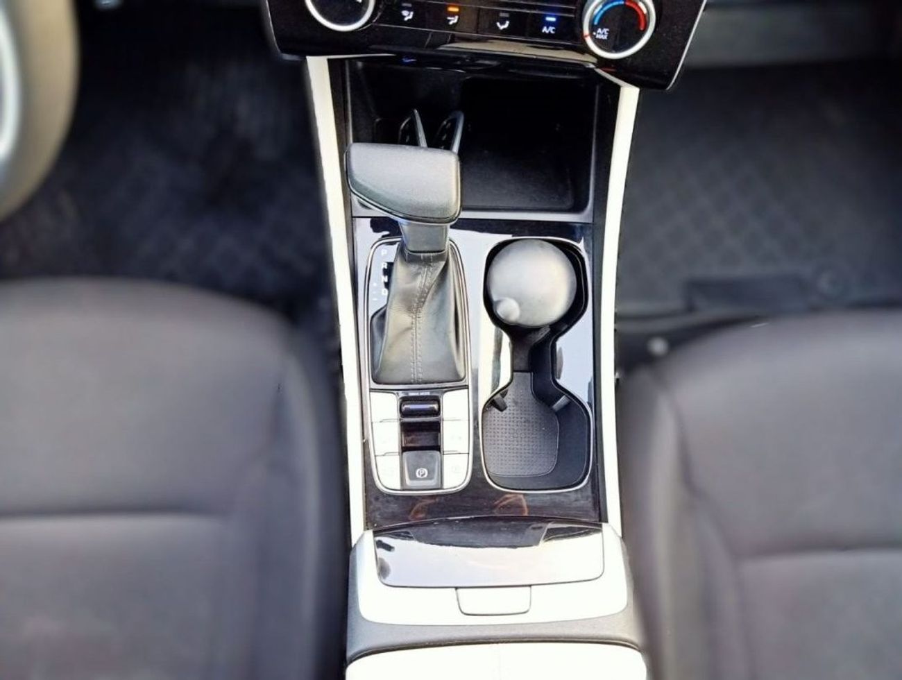 Hyundai Tucson Hyundai Tucson 2022  full option , 5dr SUV, 2.0L 4cyl Petrol, Automatic, Front Wheel Drive Used