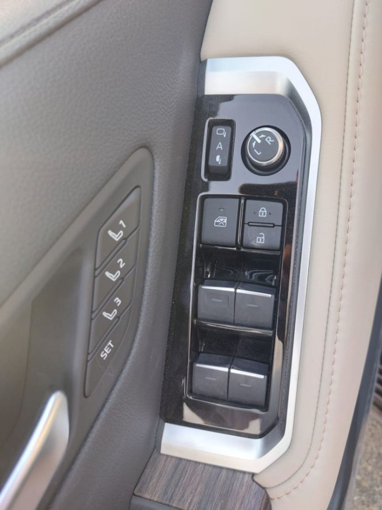 Toyota Land Cruiser VX 3.5L