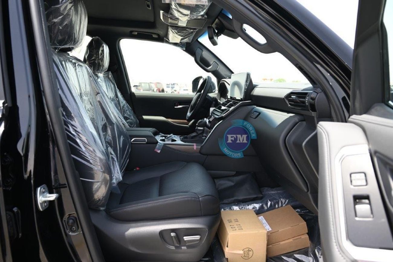 تويوتا لاند كروزر 300 VXR 4.0L Petrol 4WD Automatic