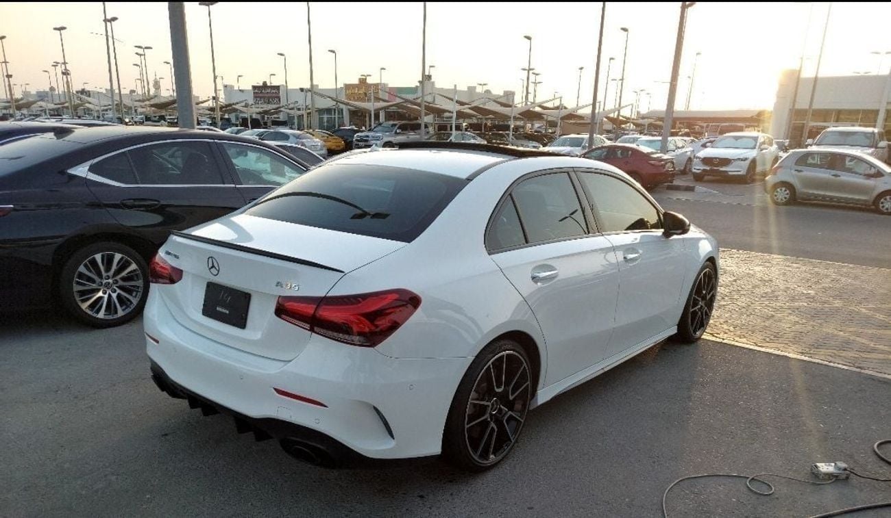 مرسيدس بنز A 35 AMG Premium + 2.0L
