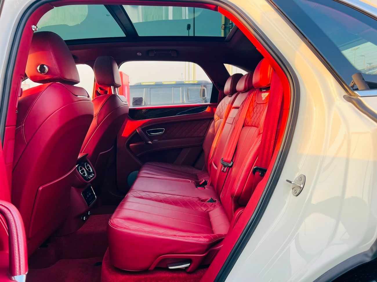 بنتلي بينتايجا FIRST EDITION .2017.ENGINE 6.0L /V12