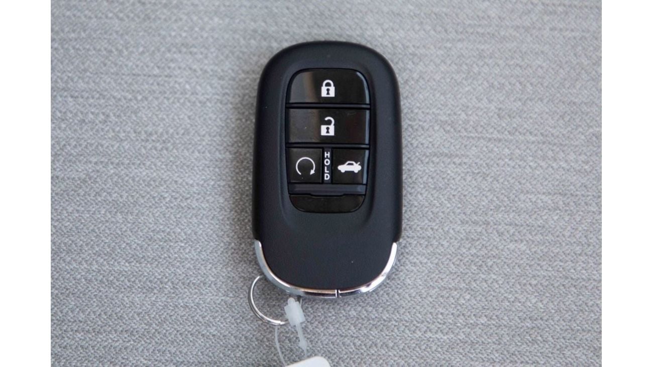 هوندا أكورد هوندا أكورد 2023 1.5T EX - فضي معدني من الداخل أسود