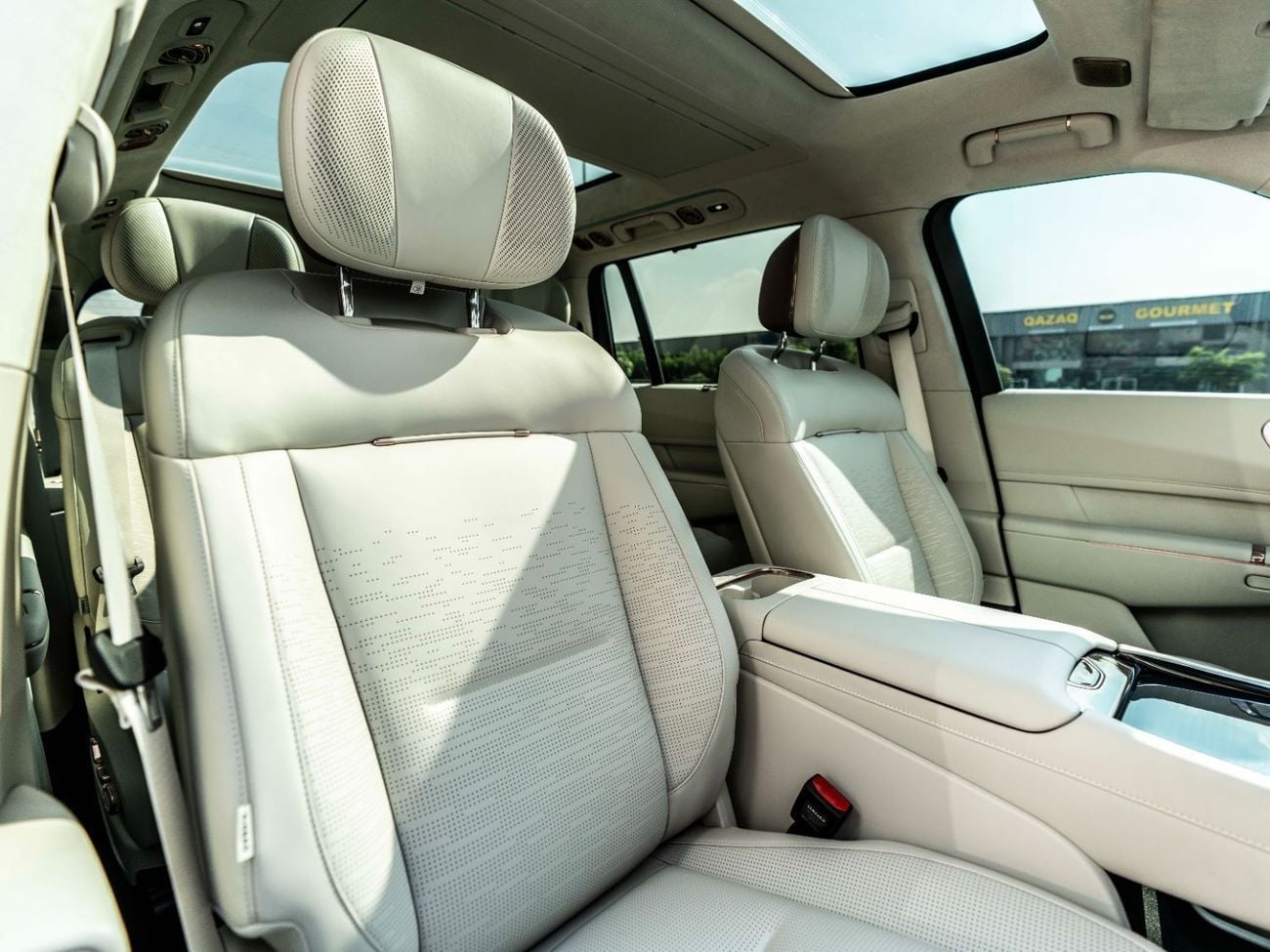 Lynk & Co 900 TRI-MOTOR EDITION