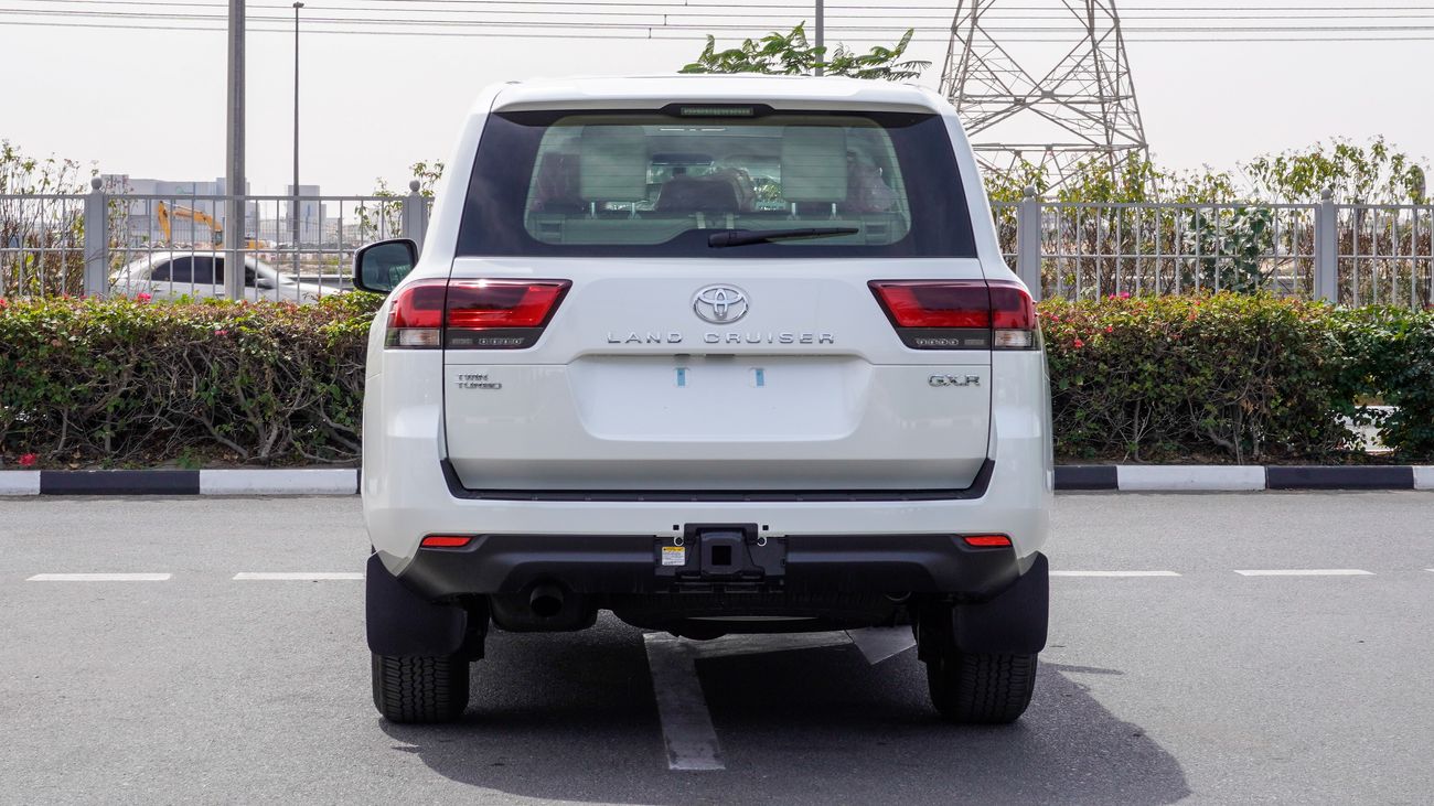 Toyota Land Cruiser GXR 3.5 L Twin Turbo V6
